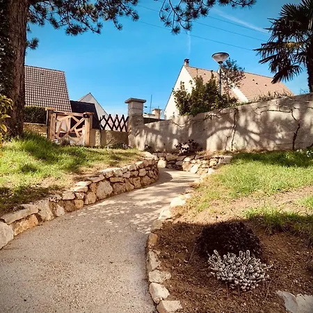 En Rez De Jardin Δωμάτια σε οικογενειακή κατοικία *